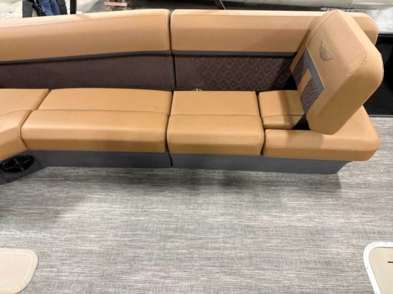 2026 Bennington 22MFB - SPS - Blackout US-ETWC6647J526 [photo 7]